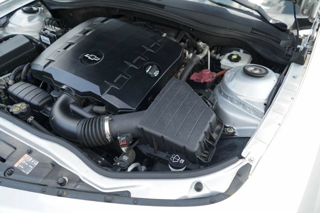 Used 2015 Chevrolet Camaro LT RWD image 34