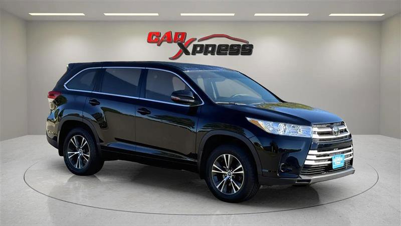 Used 2018 Toyota Highlander LE image 6