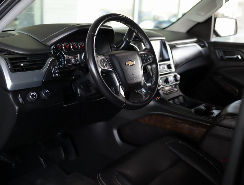 Used 2015 Chevrolet Suburban LT image 9