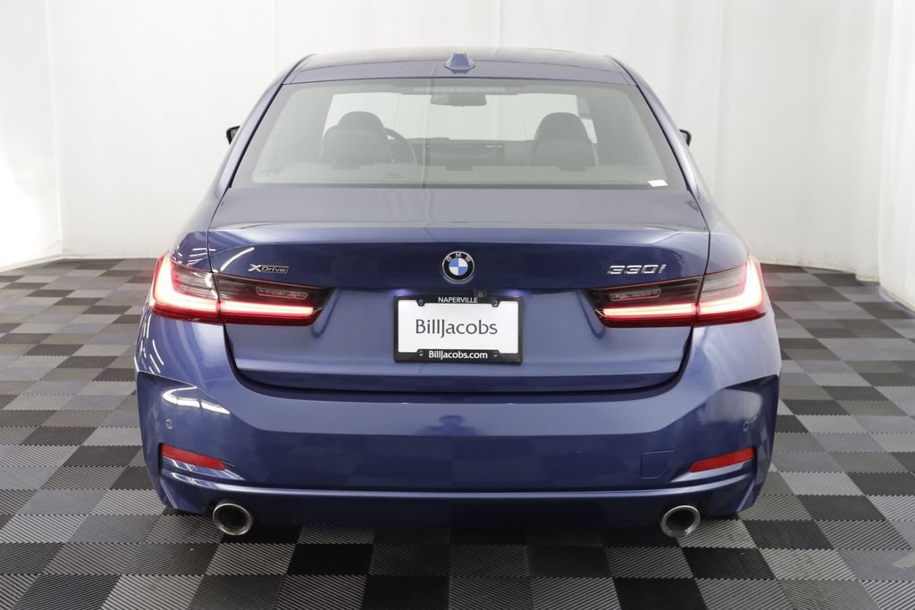 Used 2023 BMW 330i xDrive Sedan w/ Premium Package AWD/4WD image 17