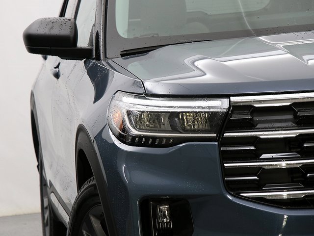 New 2026 Ford Explorer Active image 4