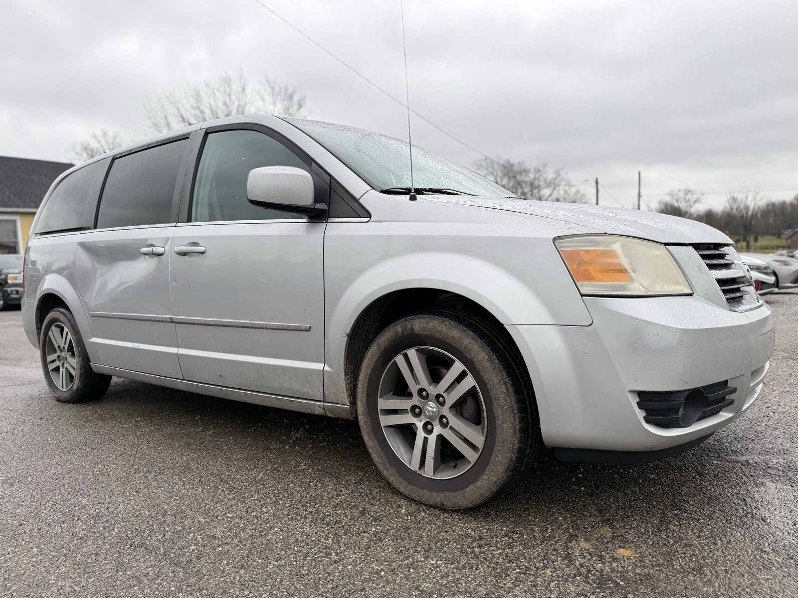 Used 2010 Dodge Grand Caravan SXT image 8