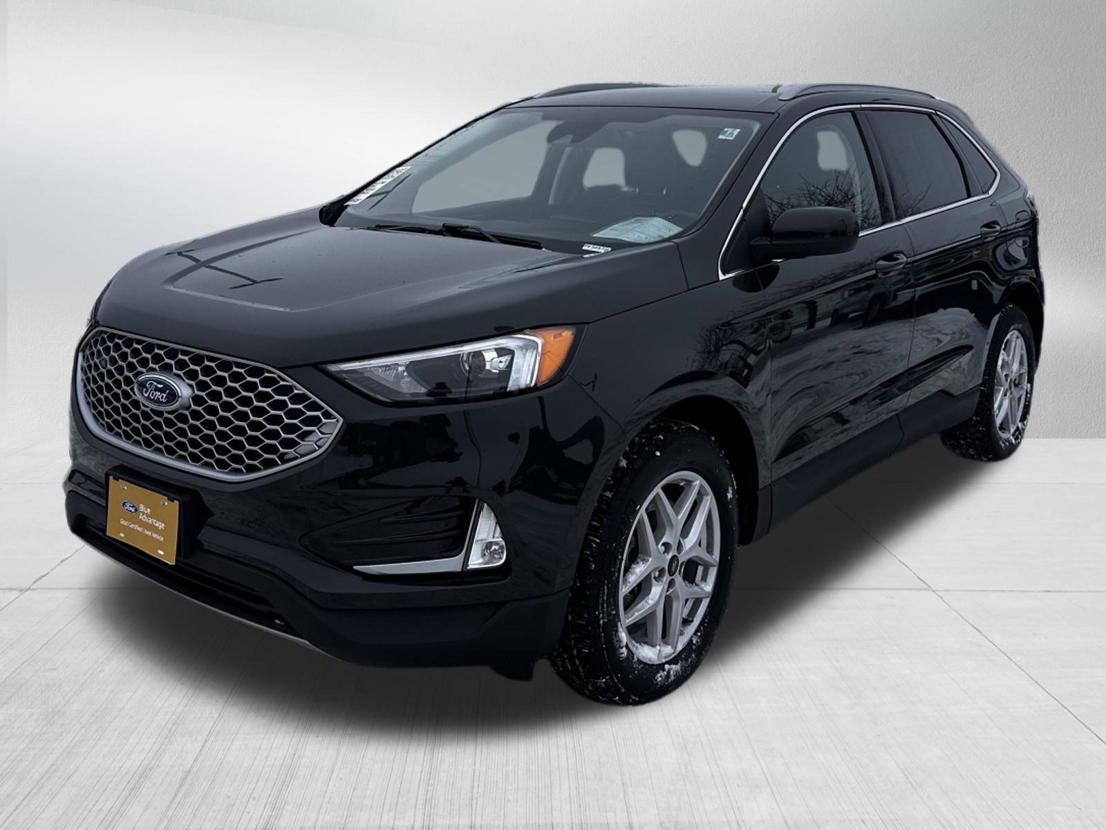 Certified 2024 Ford Edge SEL w/ Convenience Package image 3