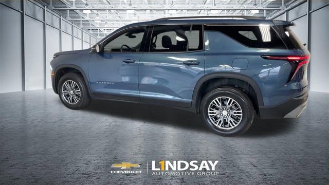 Used 2025 Chevrolet Traverse LT image 7