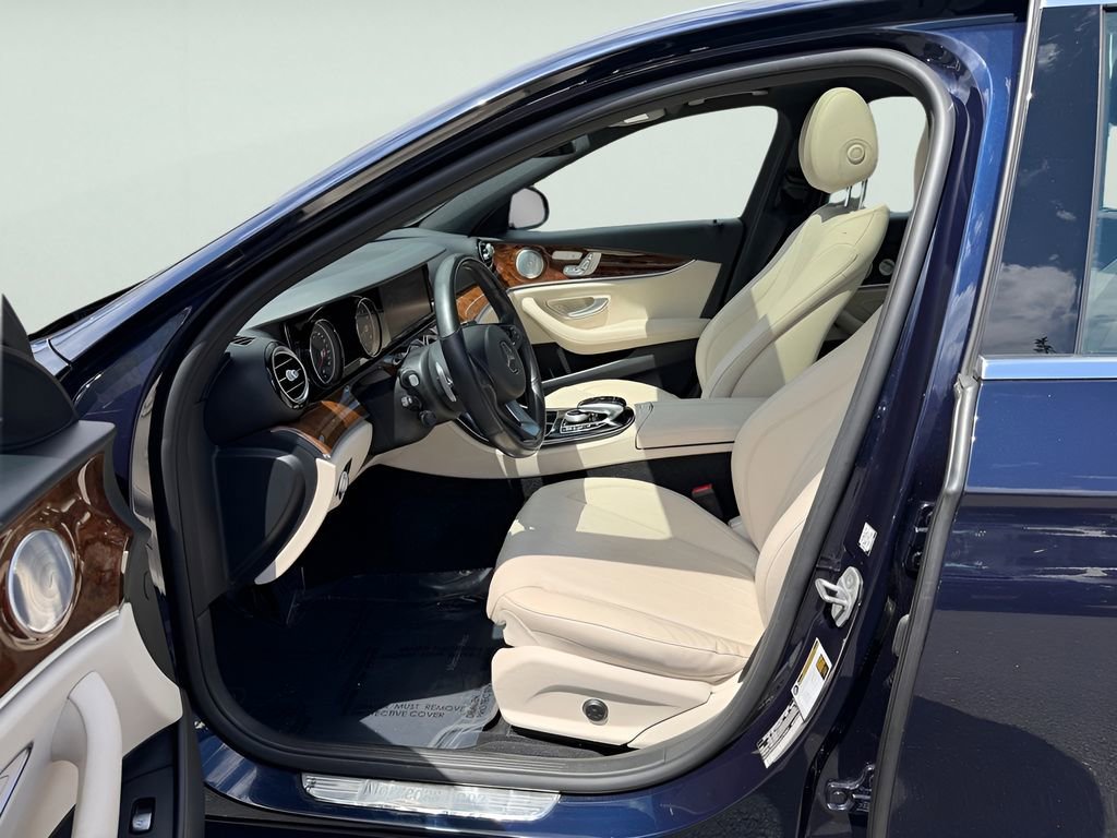 Used 2017 Mercedes-Benz E 300 4MATIC image 20