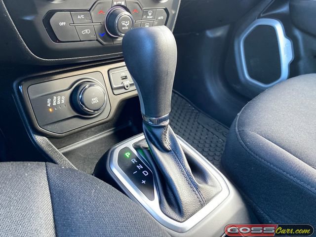 Used 2020 Jeep Renegade Latitude w/ Cold Weather Group image 11