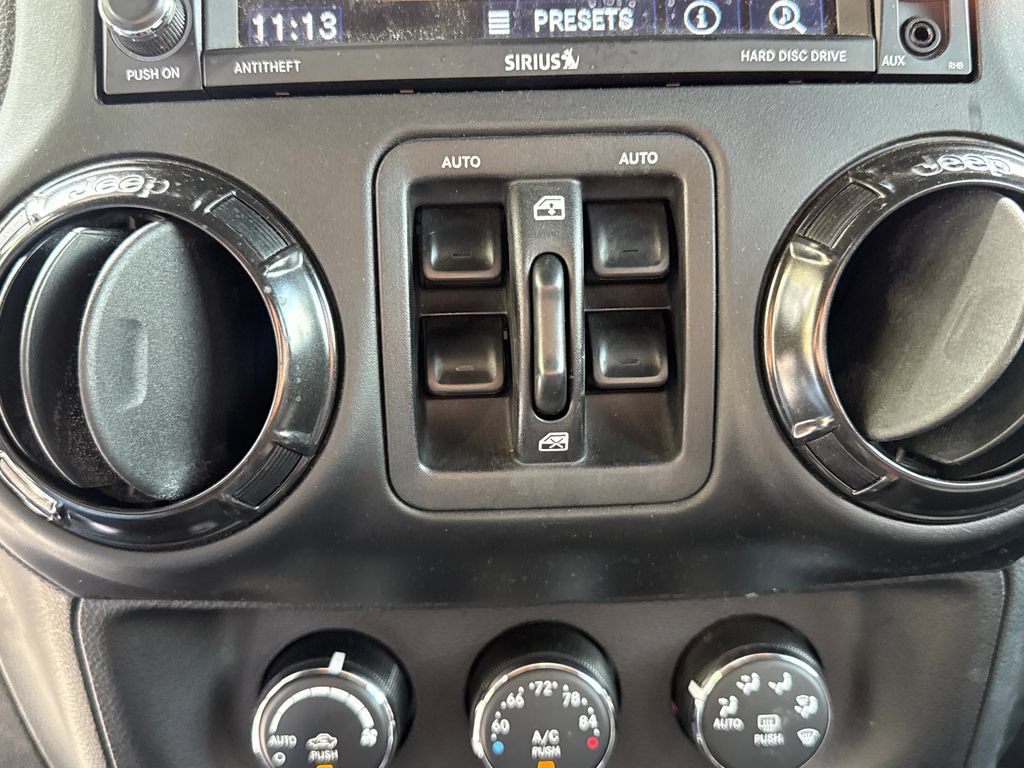 Used 2017 Jeep Wrangler Unlimited Rubicon AWD/4WD image 24
