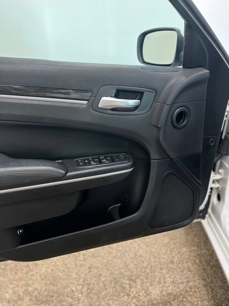 Used 2017 Chrysler 300 Limited AWD/4WD image 11