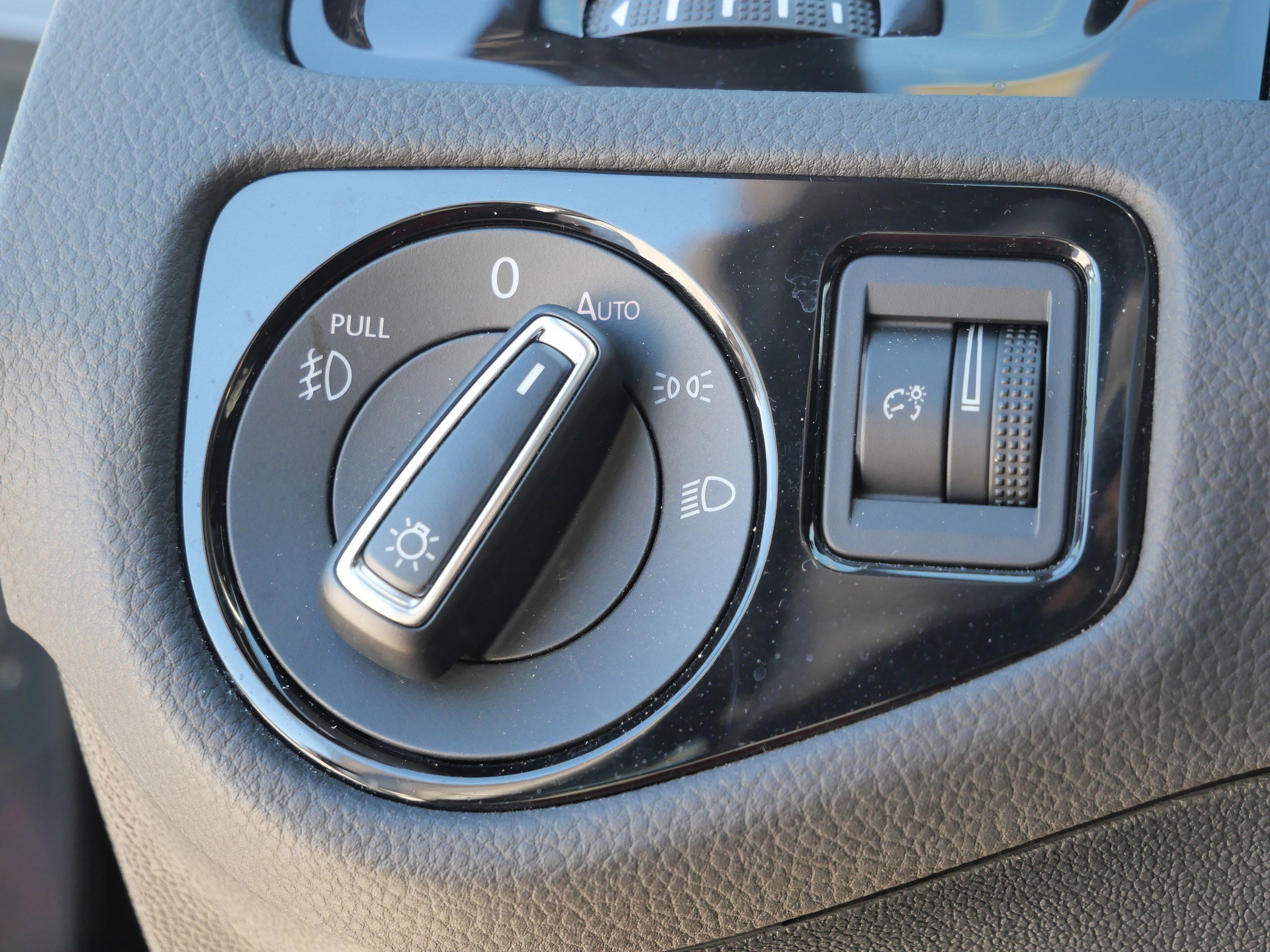 Used 2021 Volkswagen GTI SE image 21