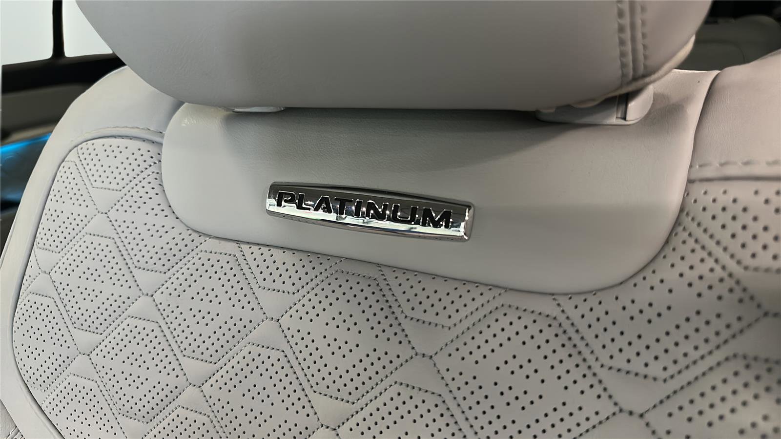 Used 2025 Ford Explorer Platinum w/ Ultimate Package image 22