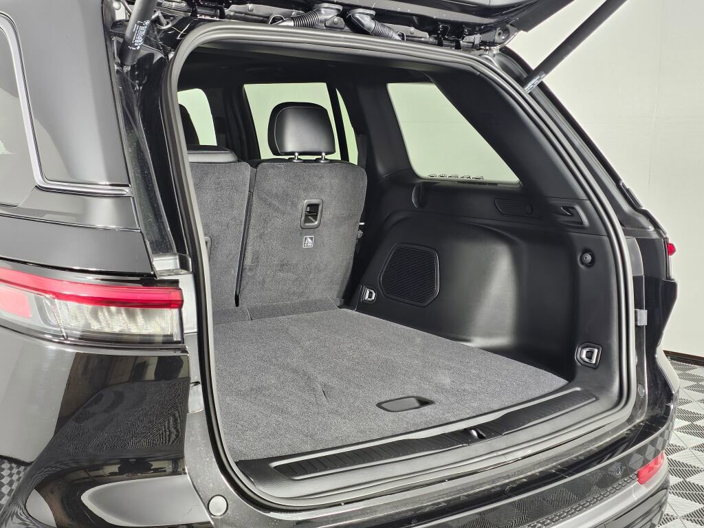 New 2026 Jeep Grand Cherokee Limited image 15