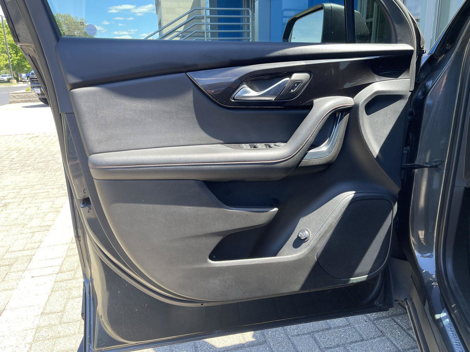 Used 2019 Chevrolet Blazer RS FWD image 12