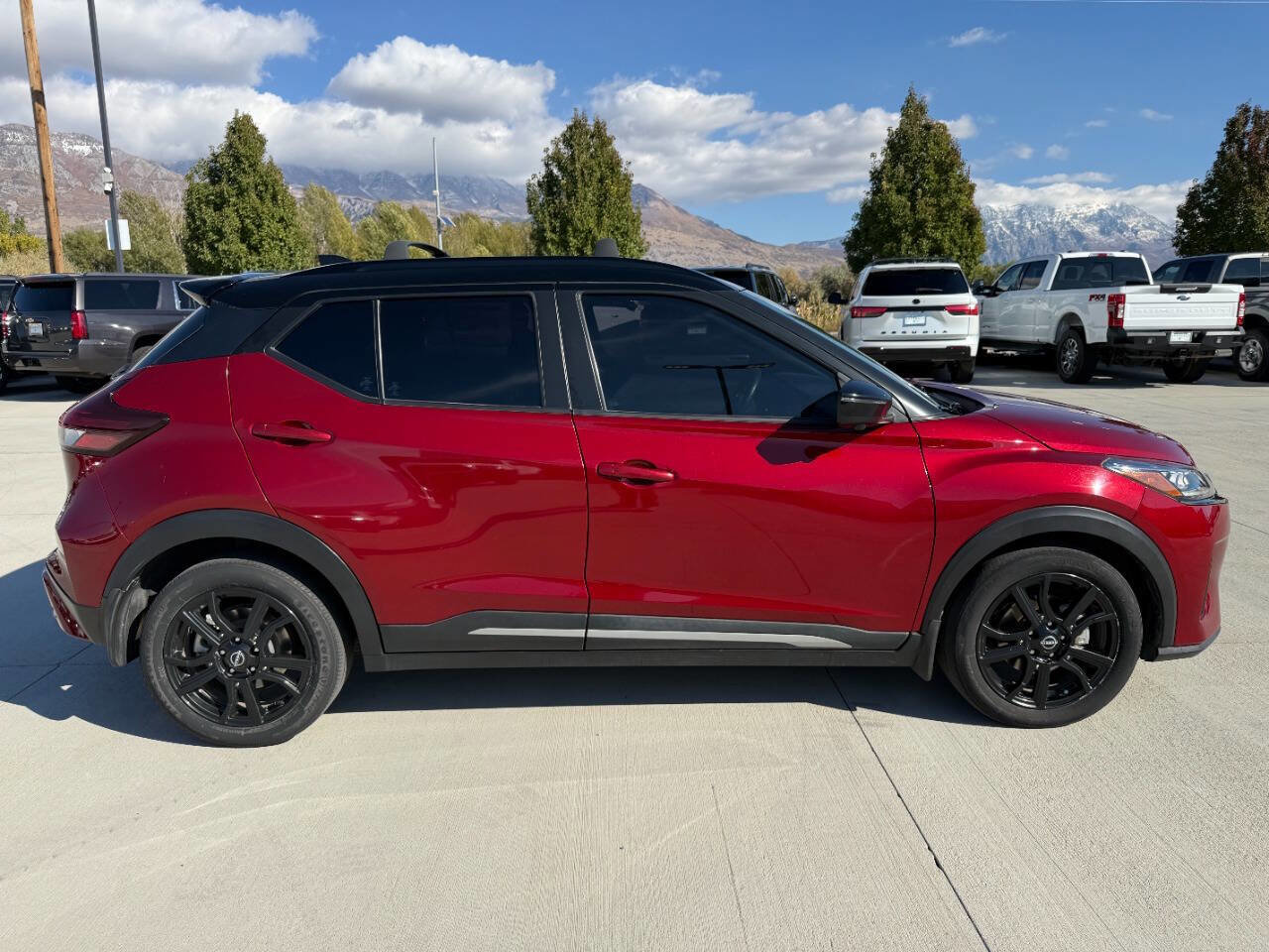 Used 2022 Nissan Kicks SR w/ Interior Electronics Package image 2