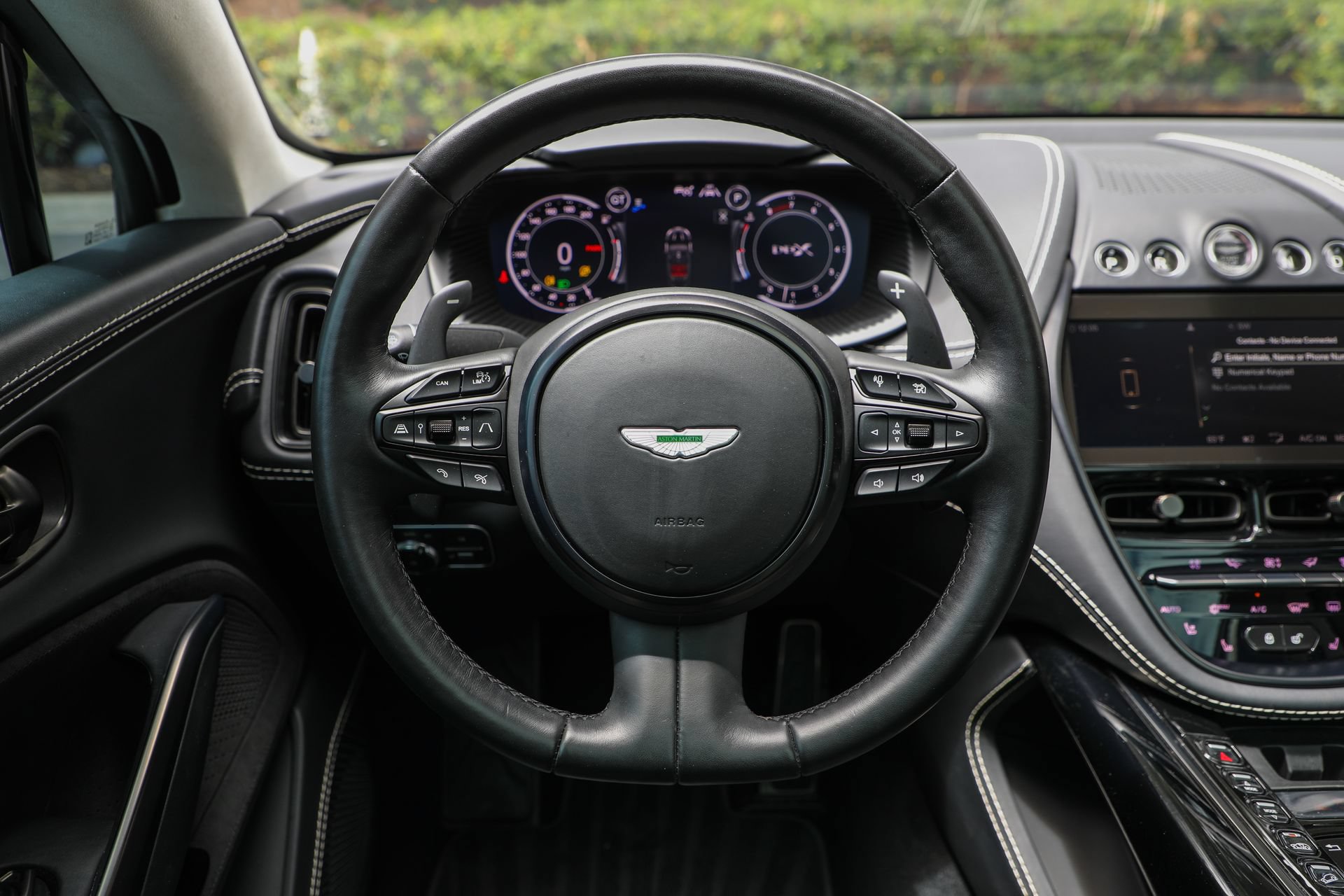 Used 2022 Aston Martin DBX AWD/4WD image 21