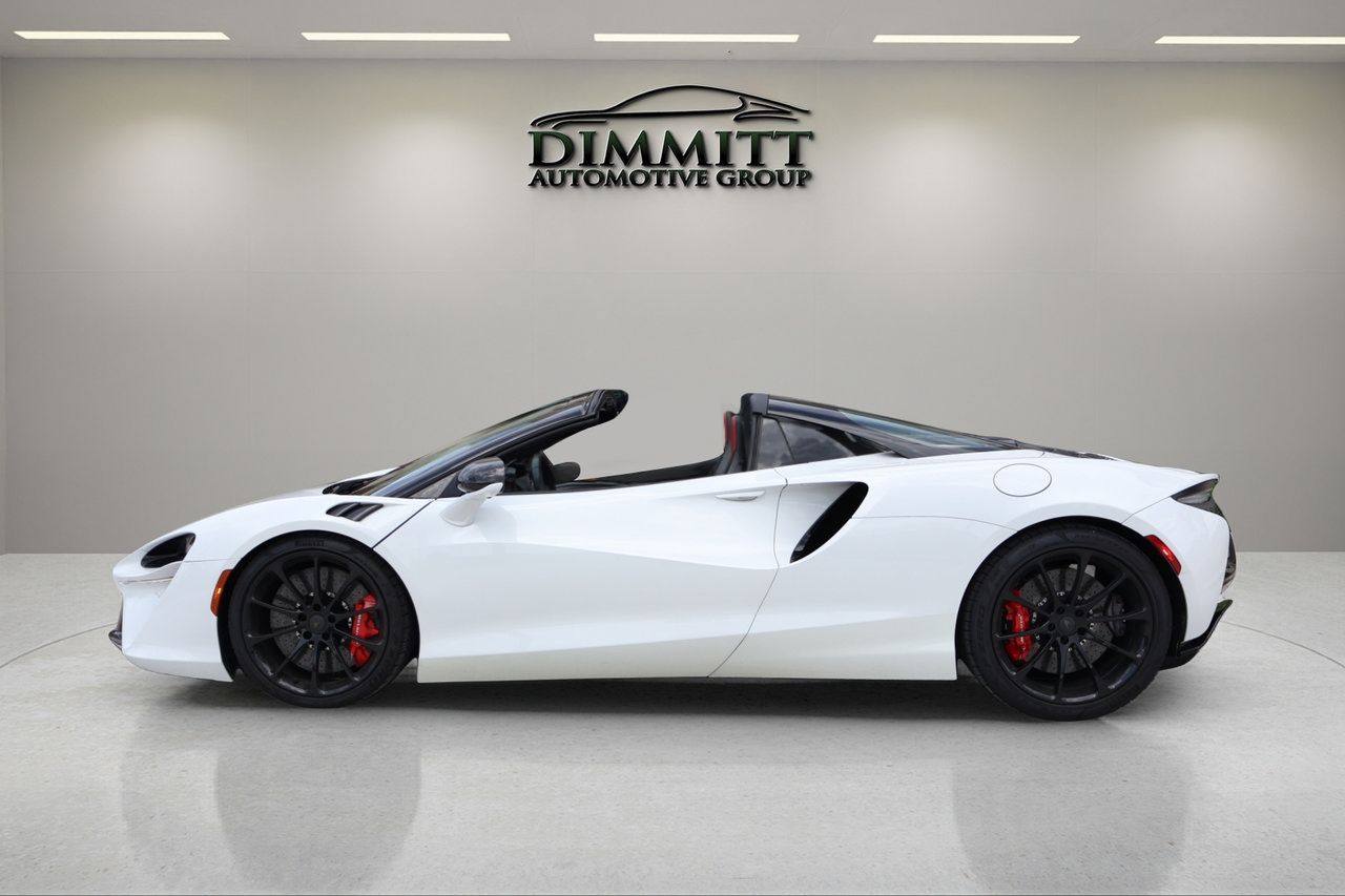Used 2025 McLaren Artura Spider RWD image 3