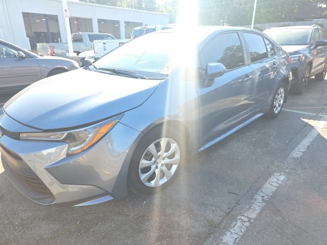Certified 2025 Toyota Corolla LE FWD image 1