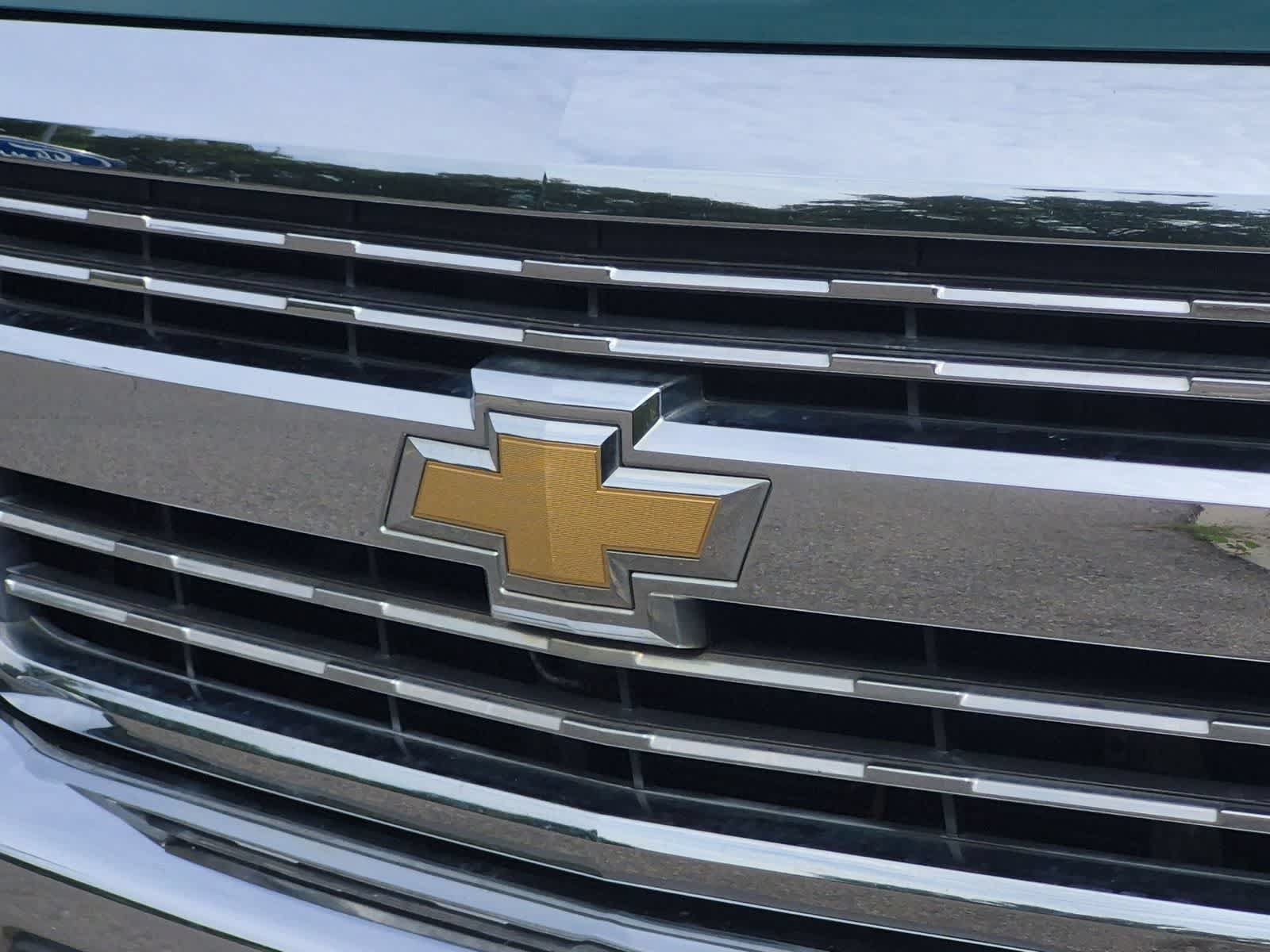Used 2017 Chevrolet Silverado 2500 W/T w/ Snow Plow Prep Package AWD/4WD image 12