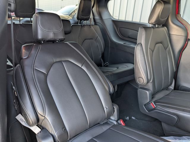 New 2026 Chrysler Pacifica Select FWD image 30