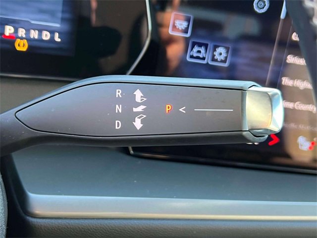 Used 2025 Chevrolet Traverse LT image 26