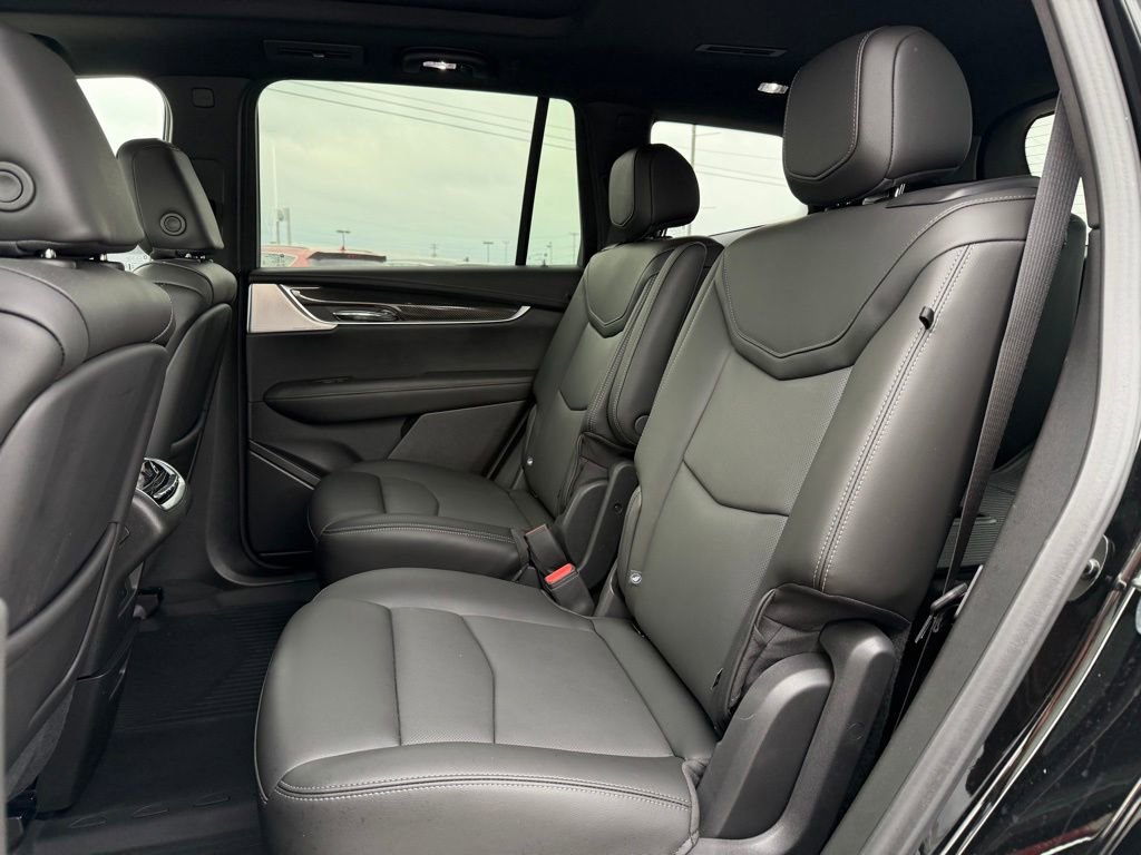 Used 2025 Cadillac XT6 Sport w/ Technology Package AWD/4WD image 26