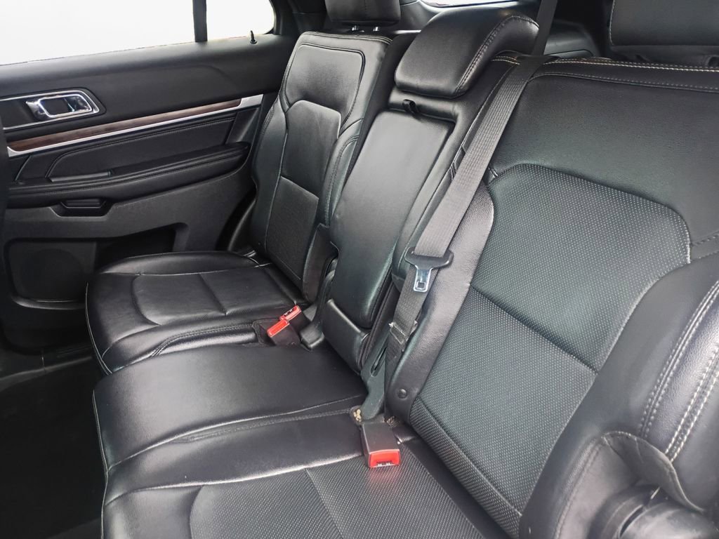 Used 2019 Ford Explorer Limited w/ Class III Trailer Tow Package FWD image 22