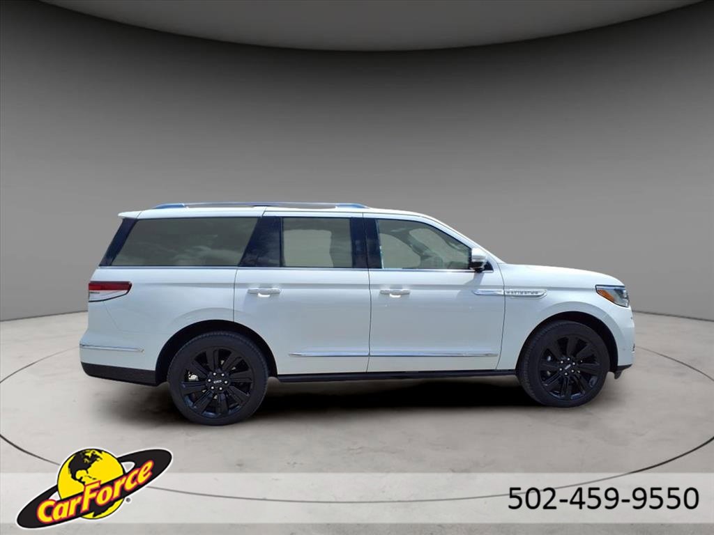 Used 2023 Lincoln Navigator Reserve image 11