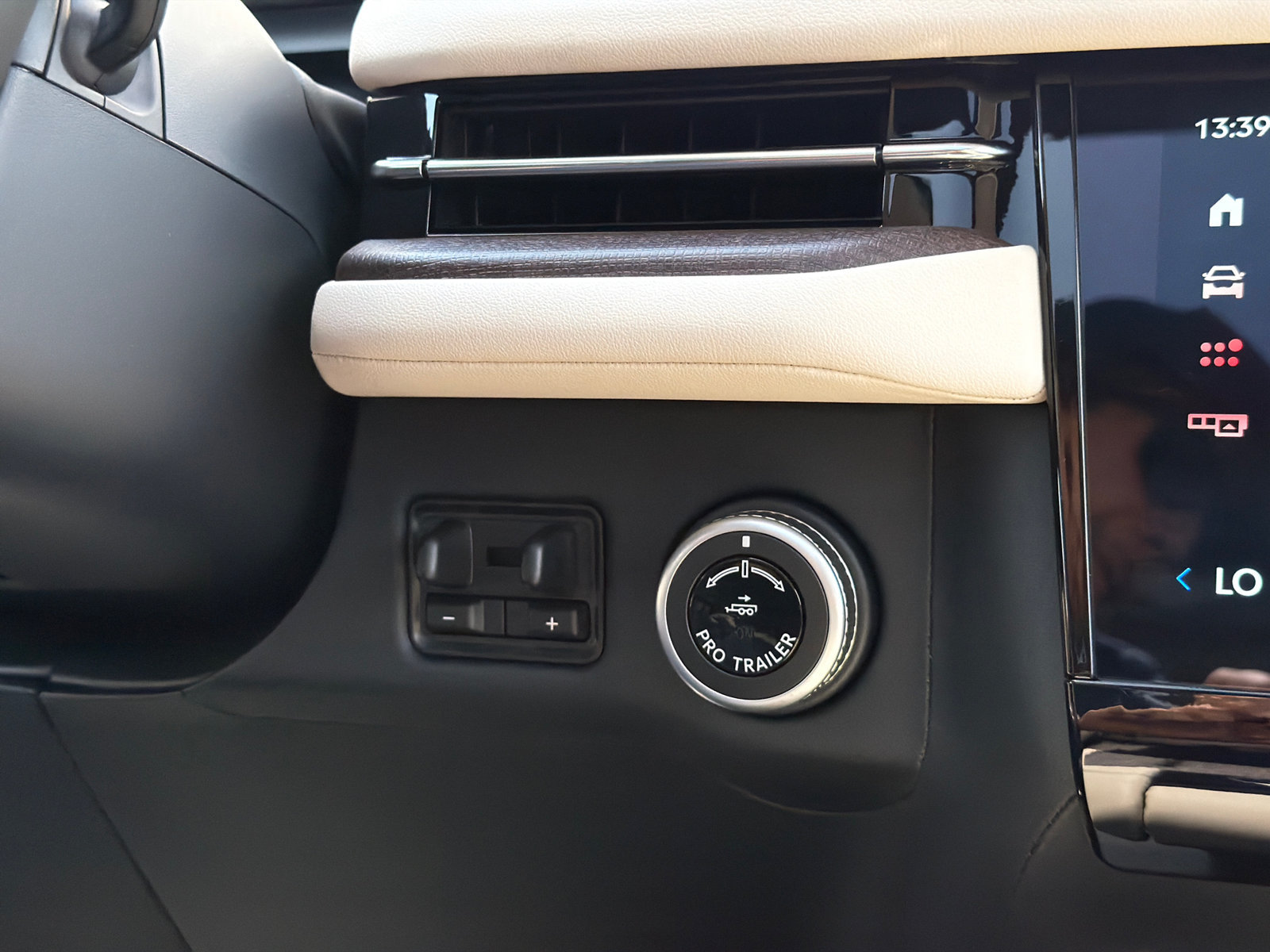 New 2027 Lincoln Navigator Reserve AWD/4WD image 33