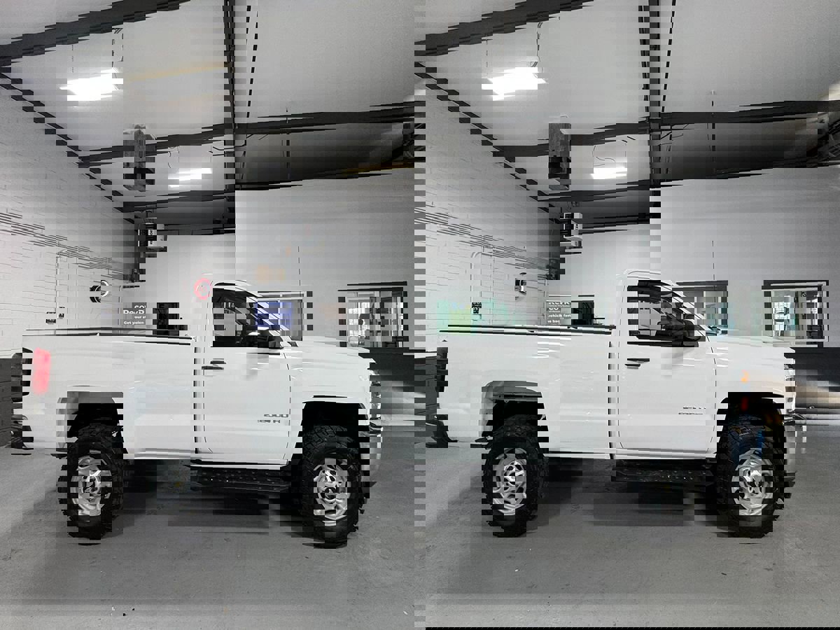 Used 2015 Chevrolet Silverado 2500 W/T image 2