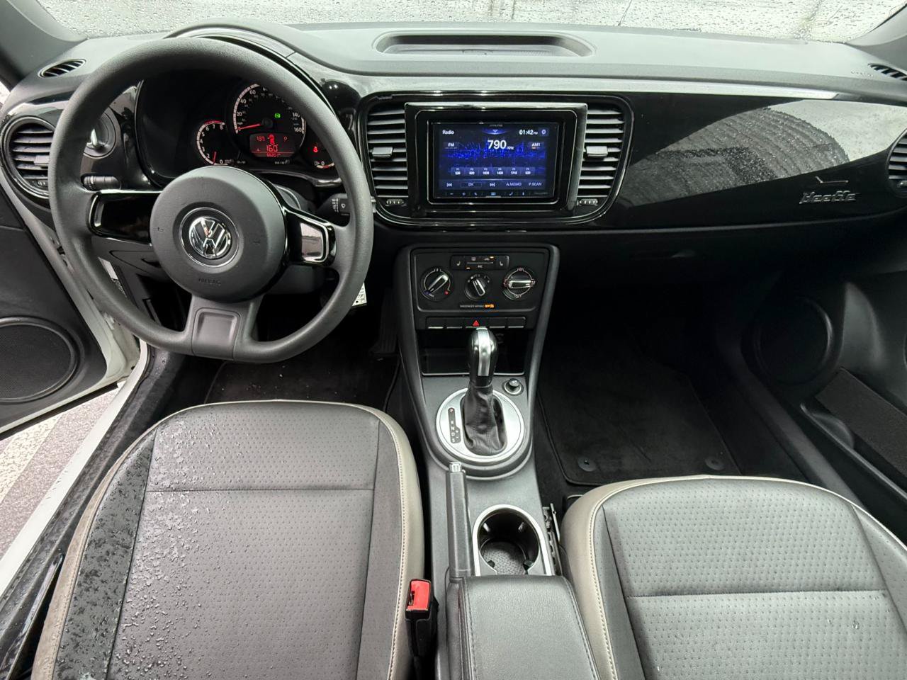 Used 2015 Volkswagen Beetle 1.8T FWD image 8
