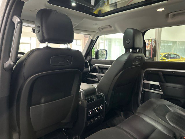 Used 2020 Land Rover Defender 110 First Edition AWD/4WD image 43