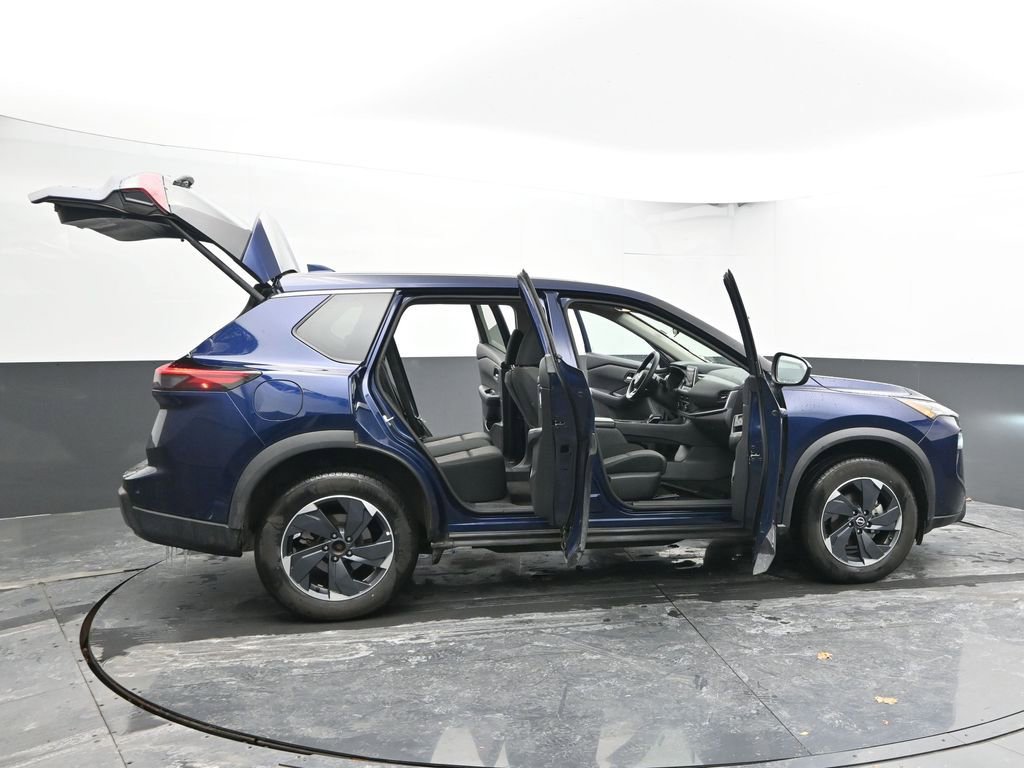 Used 2024 Nissan Rogue SV image 56