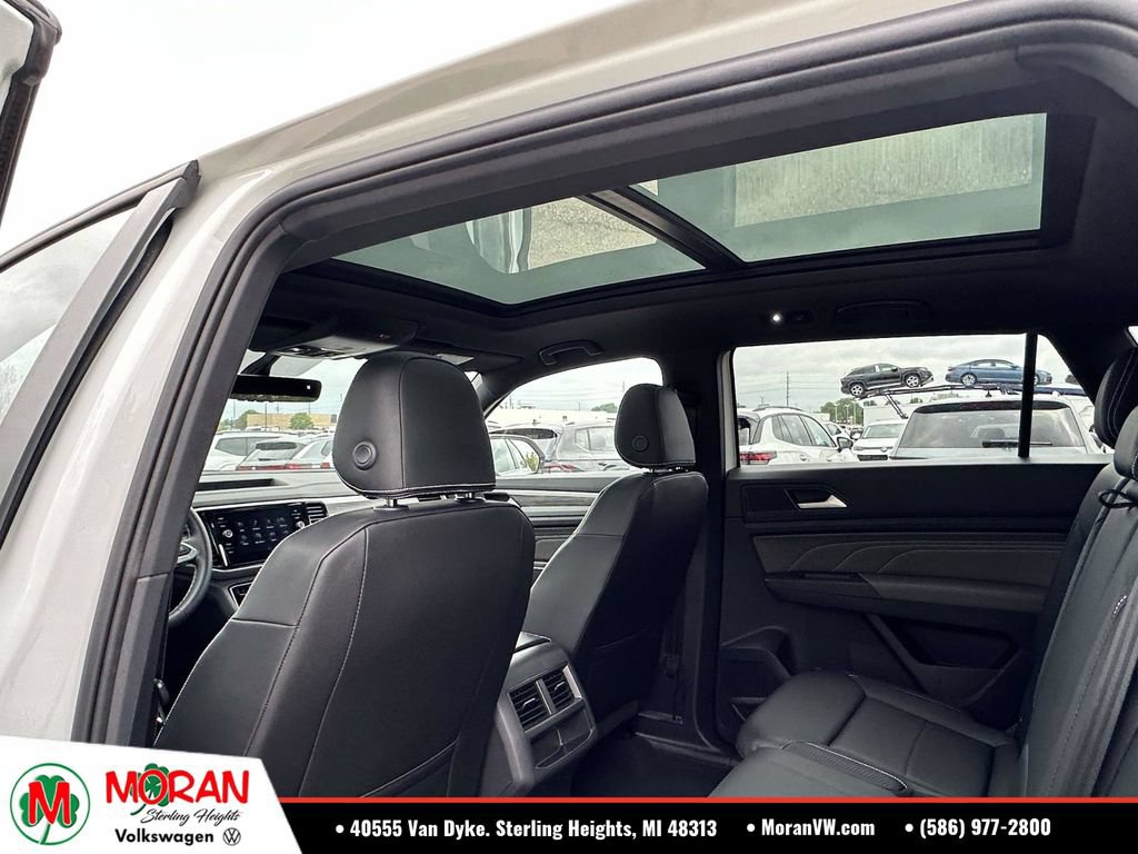 Certified 2023 Volkswagen Atlas Cross Sport SE w/ Panoramic Sunroof Package AWD/4WD image 16