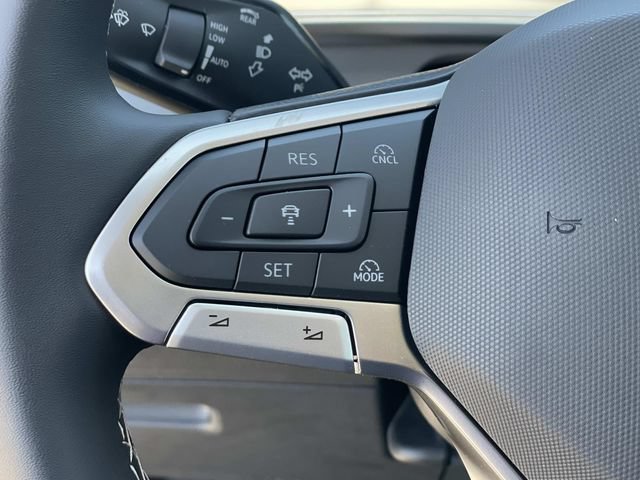 New 2026 Volkswagen Tiguan SE FWD image 8