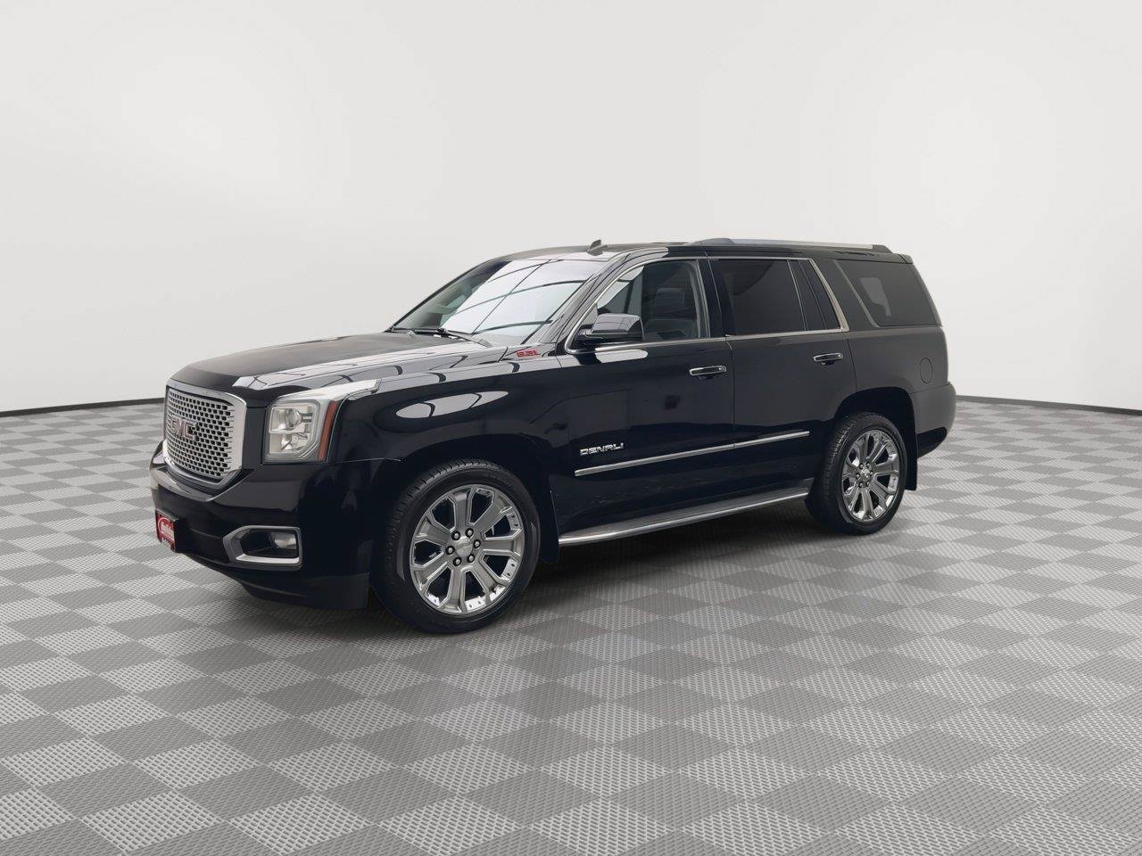 Used 2015 GMC Yukon Denali w/ Touring Package AWD/4WD image 40