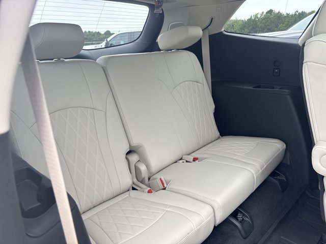 Used 2023 Buick Enclave Avenir w/ Avenir Technology Package image 19