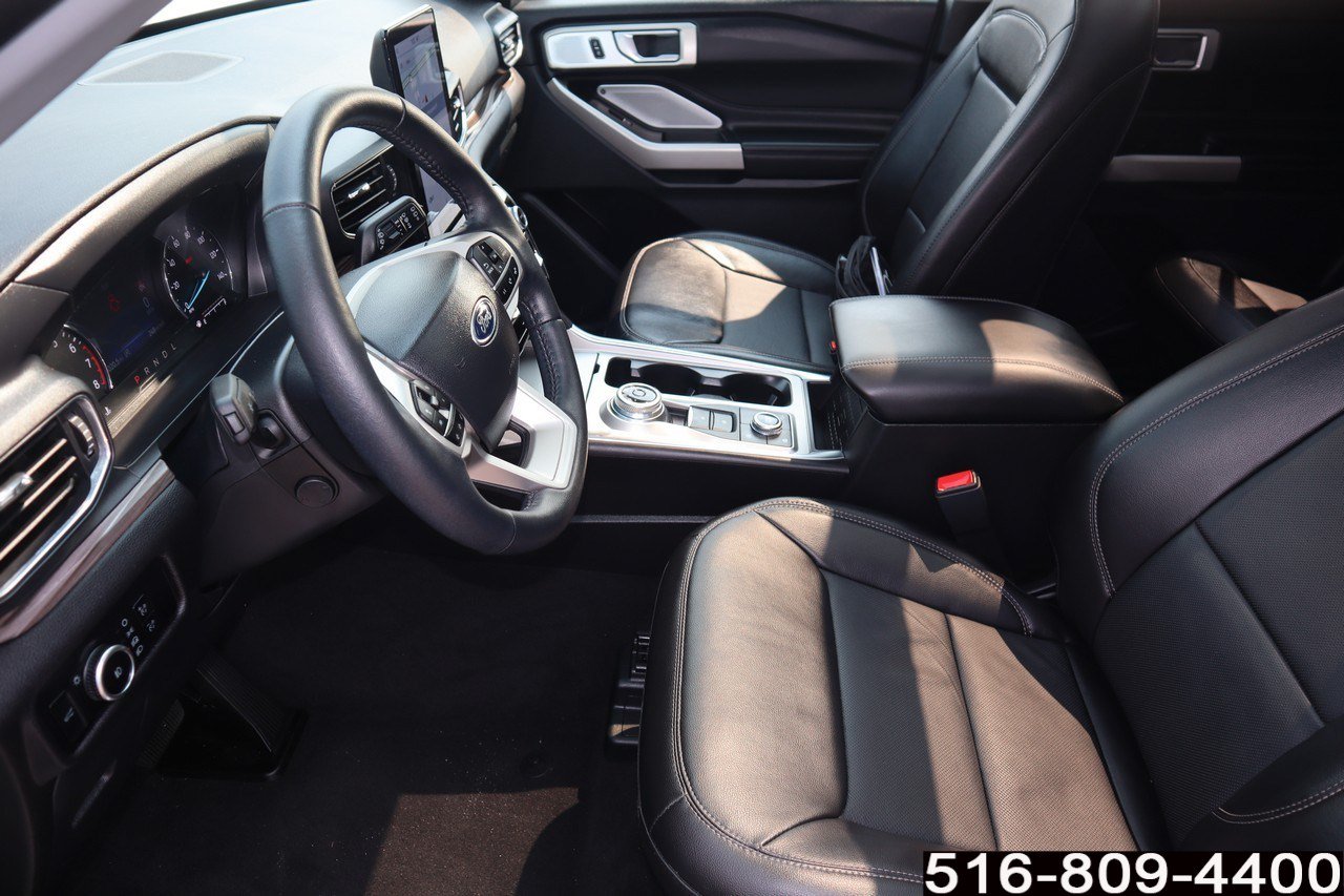 Used 2023 Ford Explorer Limited w/ Limited Technology Package AWD/4WD image 16