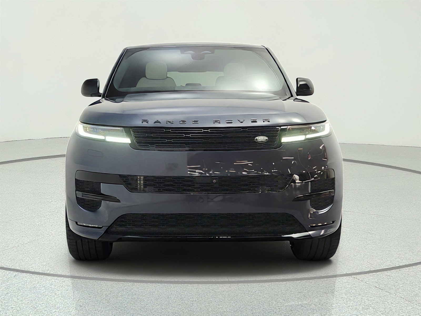 Used 2025 Land Rover Range Rover Sport Dynamic SE AWD/4WD image 2