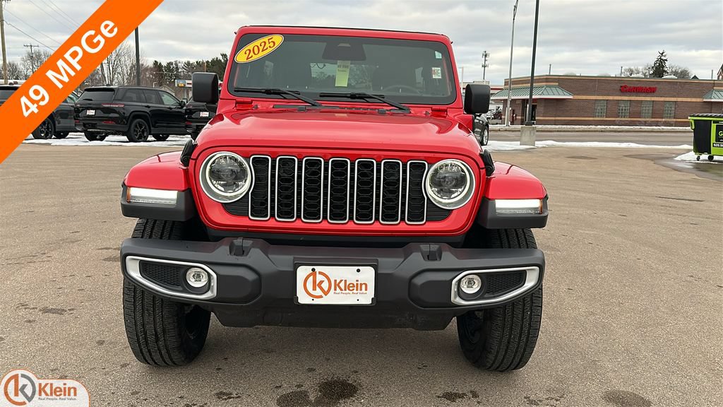 Used 2025 Jeep Wrangler Unlimited Sahara w/ Safety Group AWD/4WD image 2