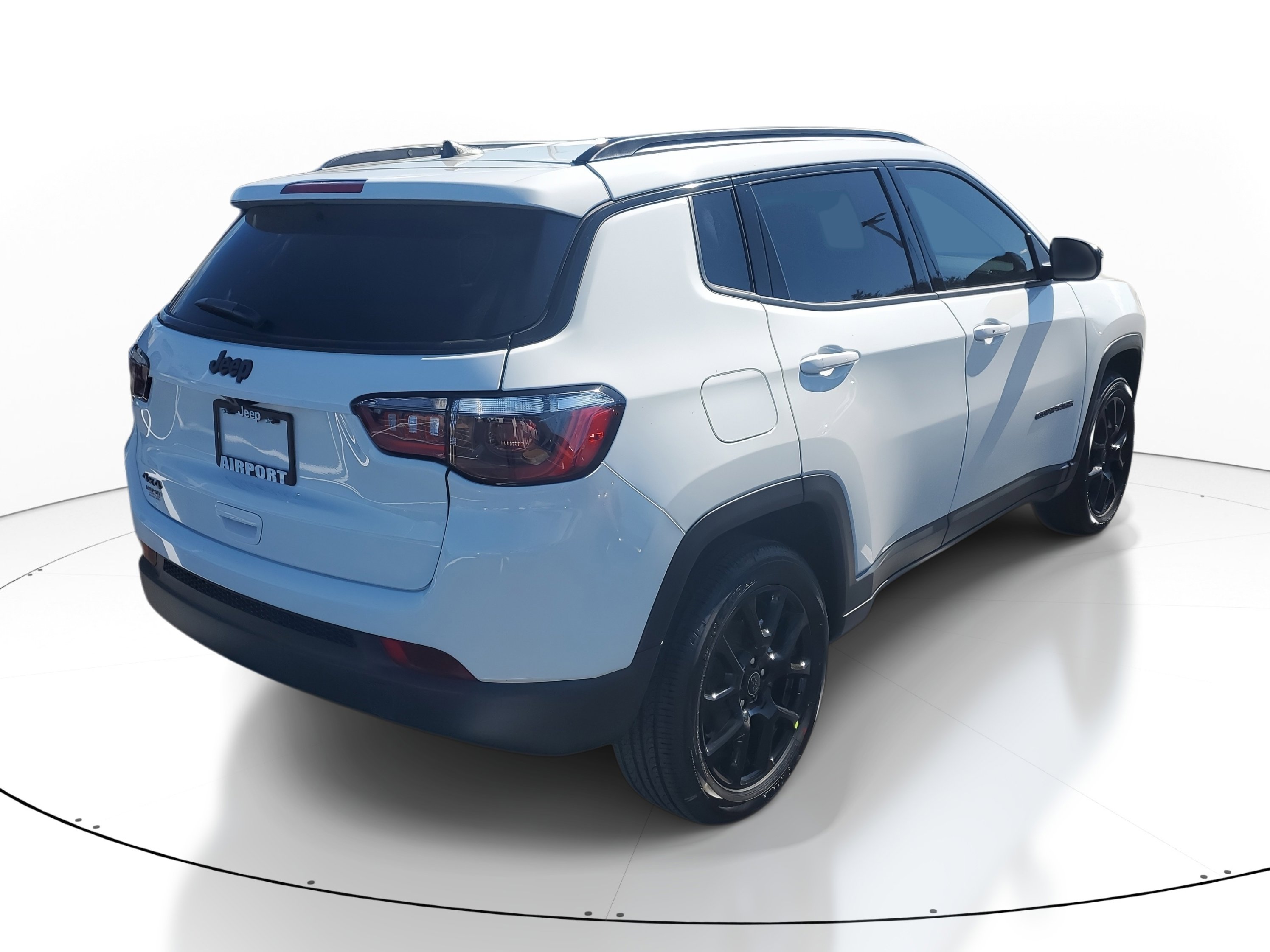 New 2026 Jeep Compass Latitude image 4