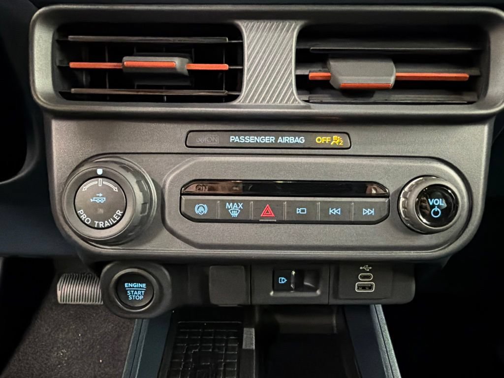 Used 2025 Ford Maverick Lariat w/ 4K Tow Package AWD/4WD image 14
