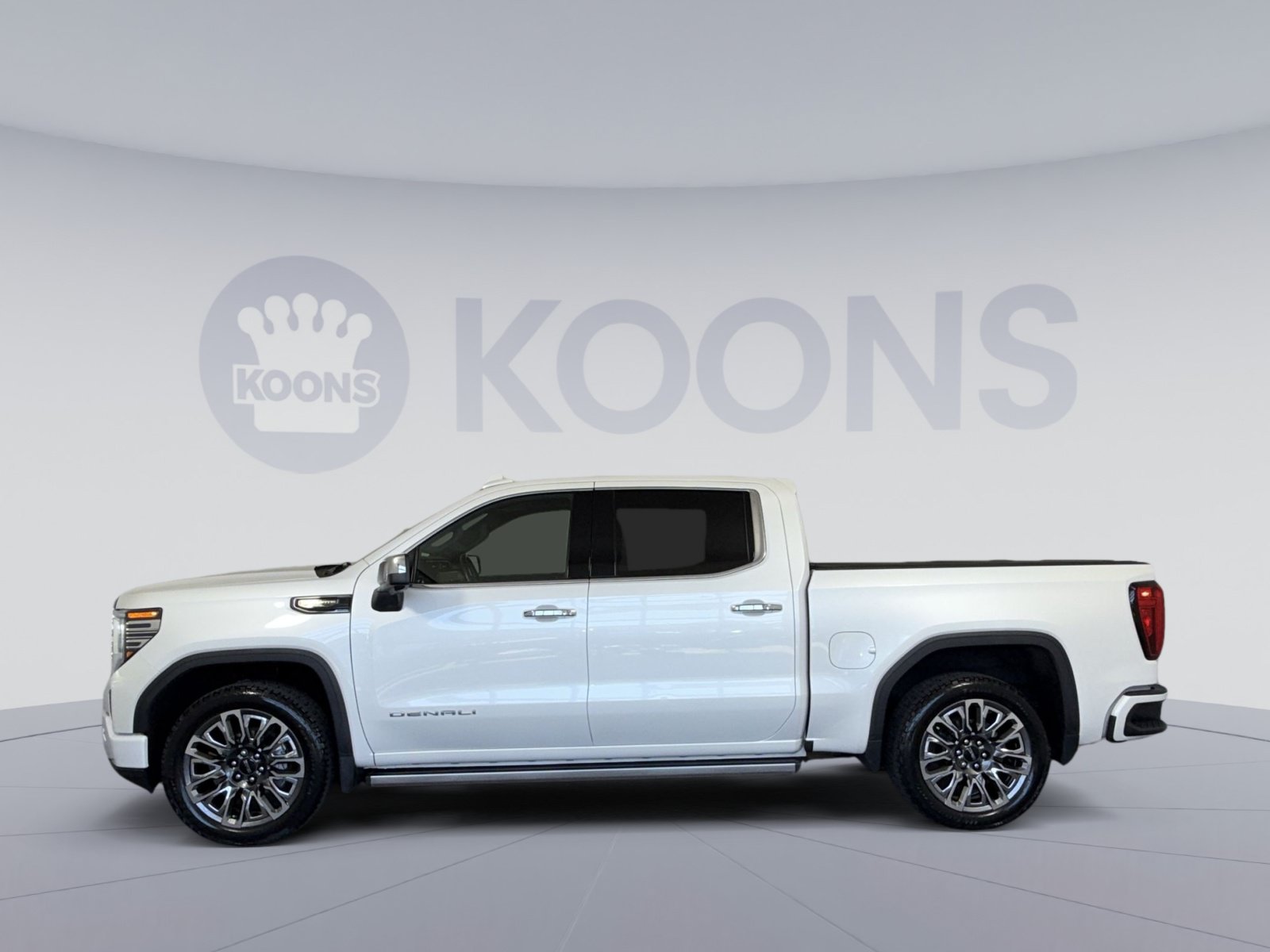 Used 2023 GMC Sierra 1500 Denali Ultimate AWD/4WD image 2