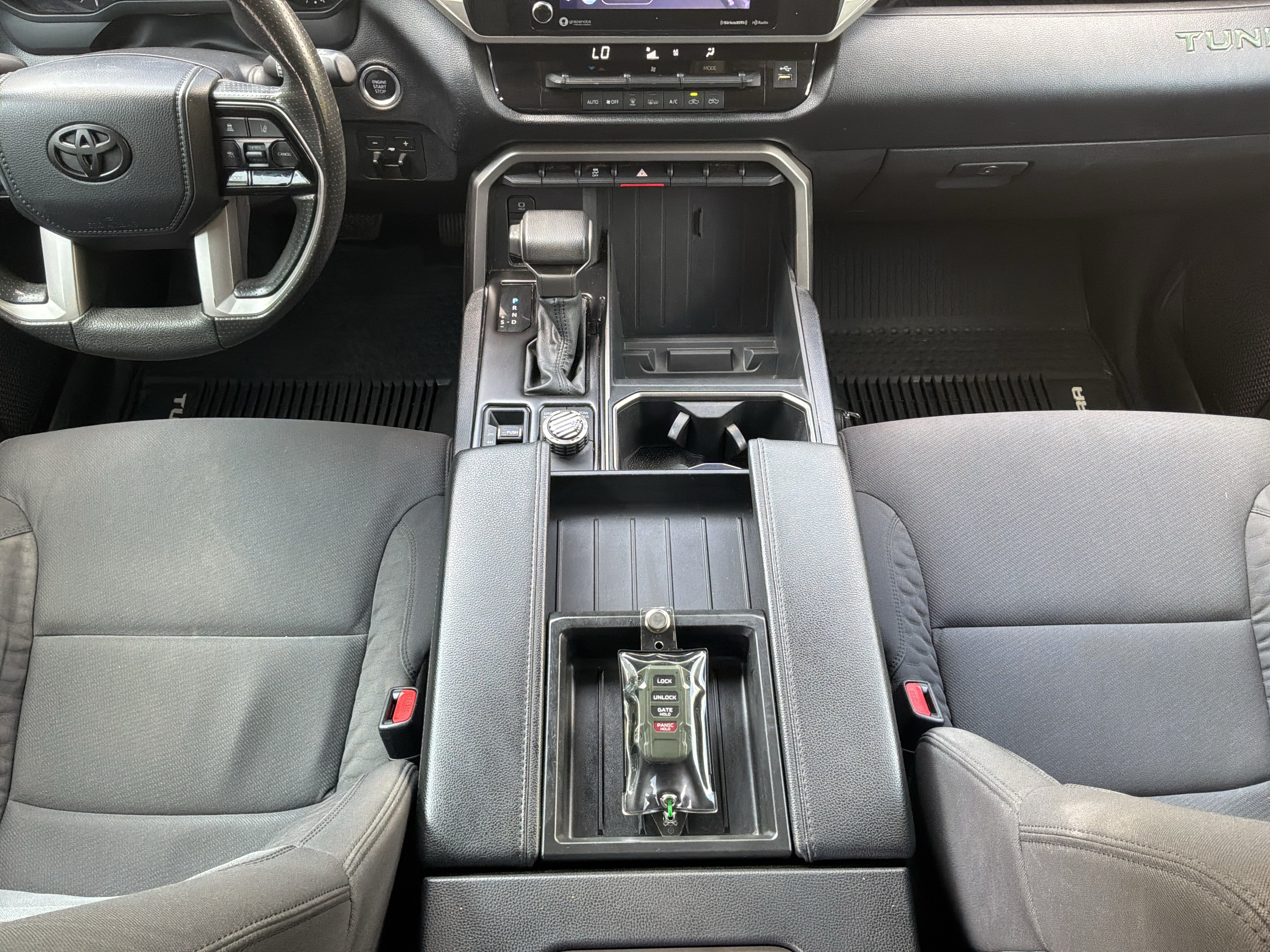 Used 2022 Toyota Tundra SR5 w/ SR5 Convenience Package AWD/4WD image 28