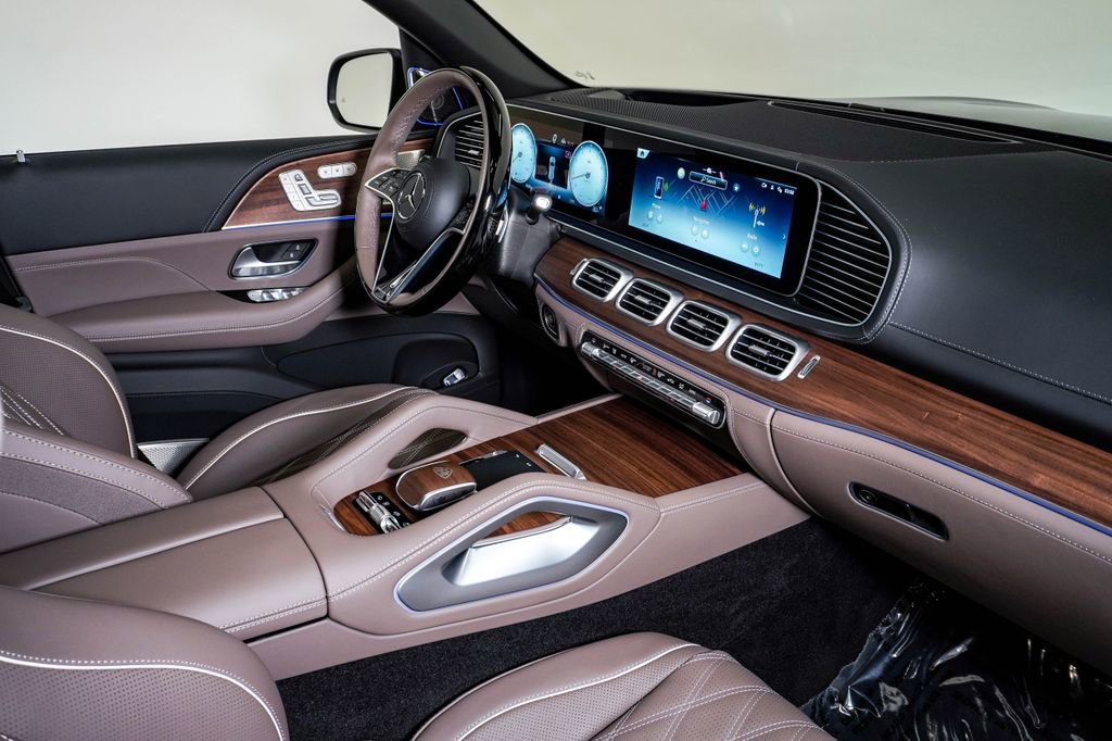 Used 2026 Mercedes-Benz Maybach GLS 600 4MATIC image 17