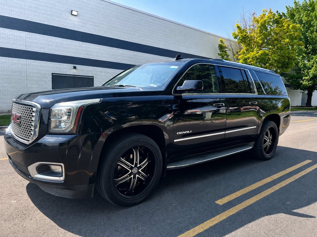 Used 2016 GMC Yukon XL Denali AWD/4WD image 1