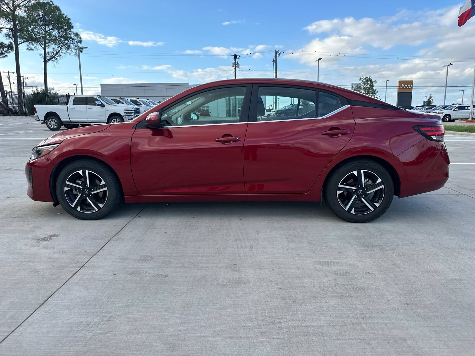 Used 2024 Nissan Sentra SV FWD image 2