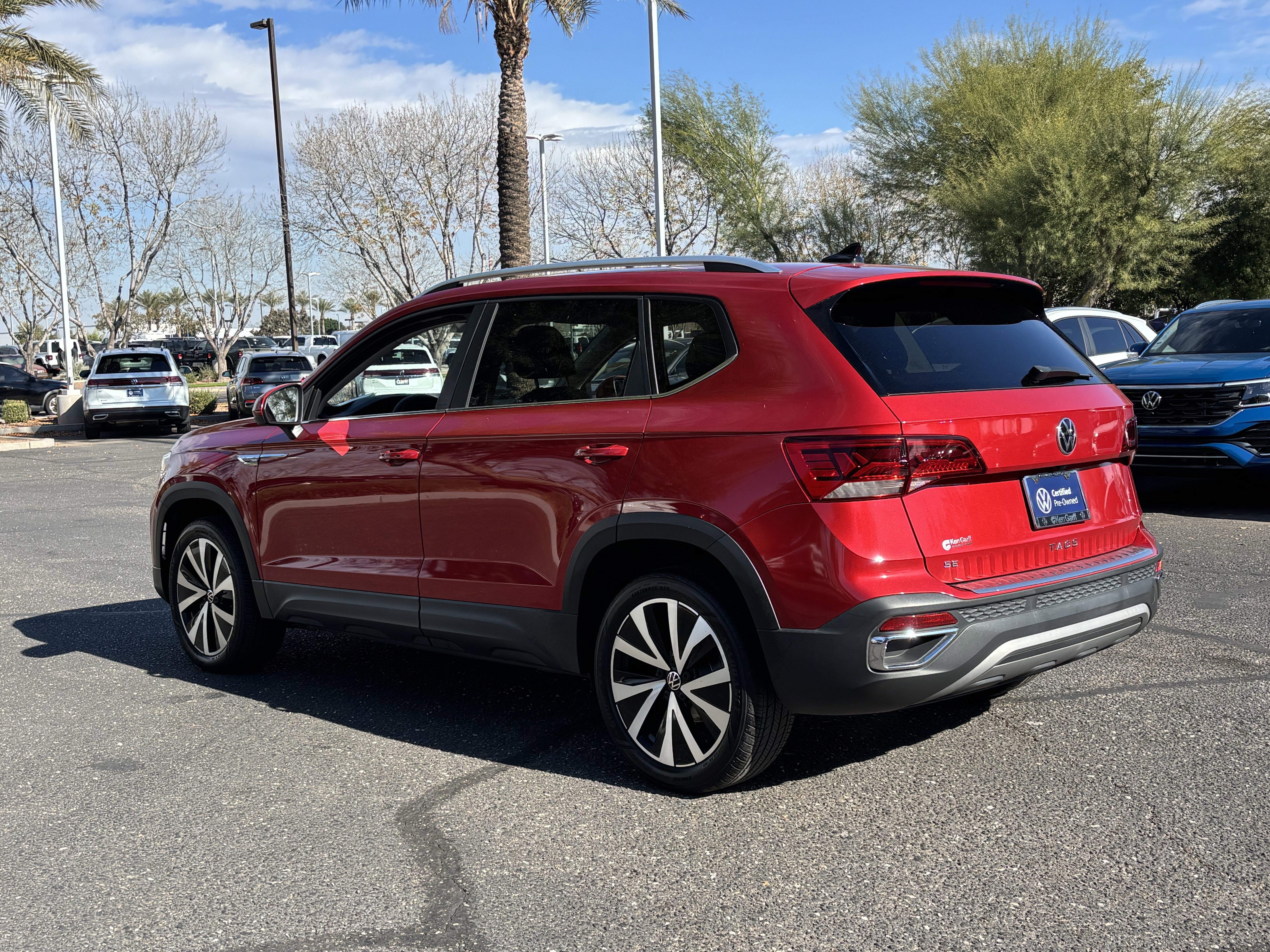 Certified 2022 Volkswagen Taos SE w/ Panoramic Sunroof Package image 3