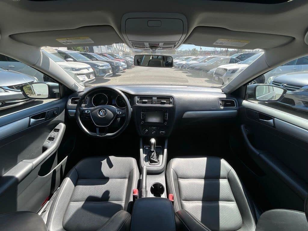 Used 2015 Volkswagen Jetta SE FWD image 14