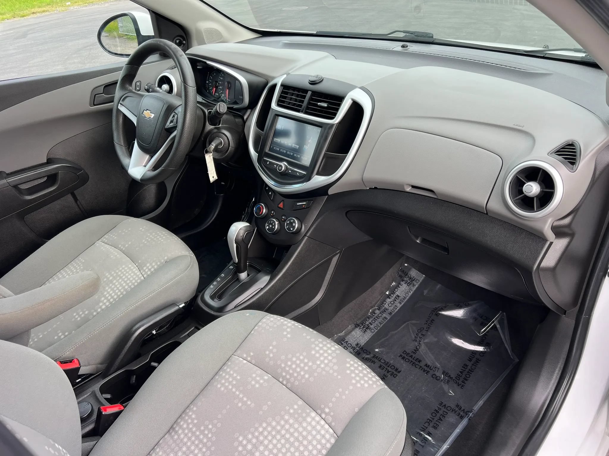 Used 2017 Chevrolet Sonic LT FWD image 17
