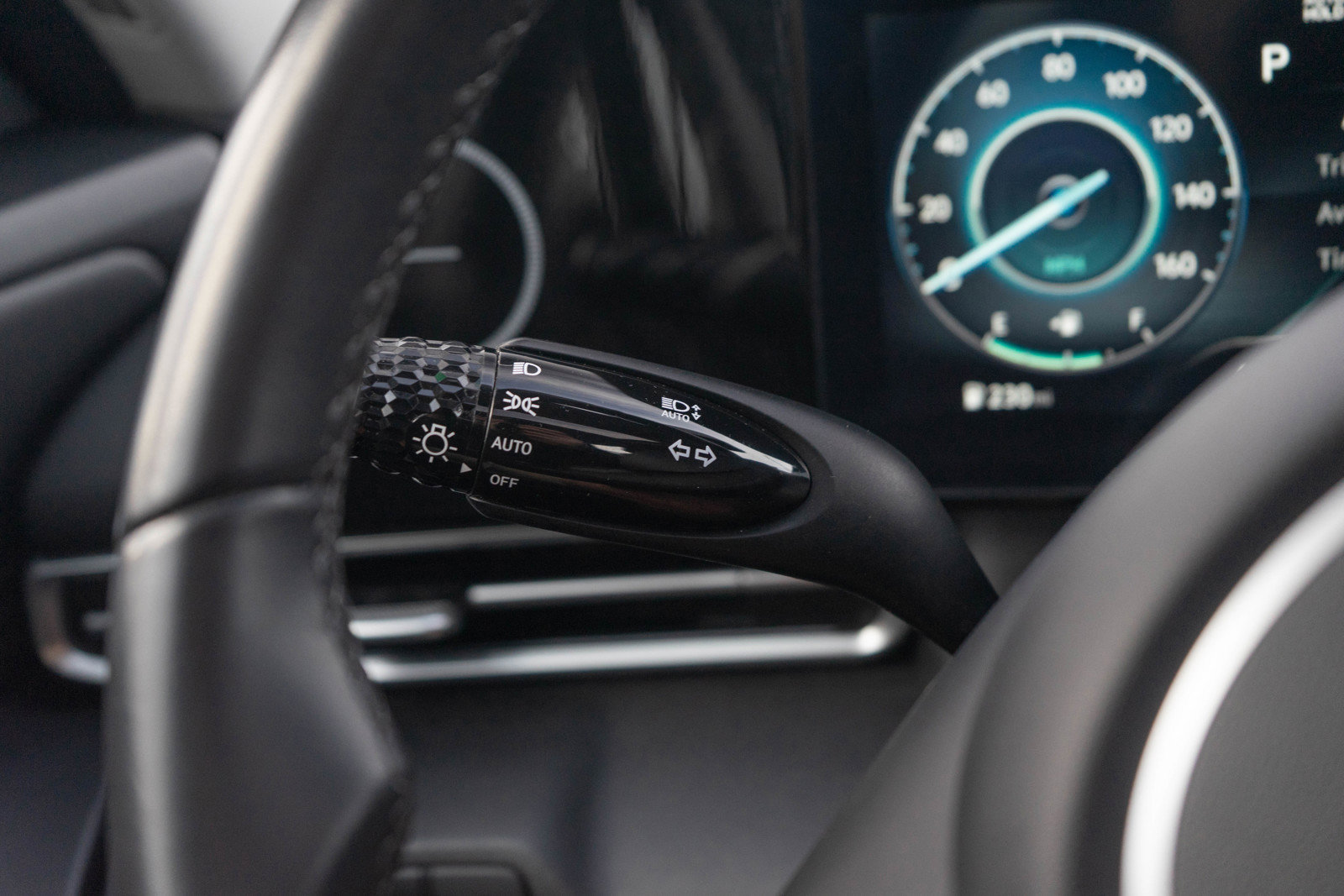 Used 2023 Hyundai Elantra Limited image 24