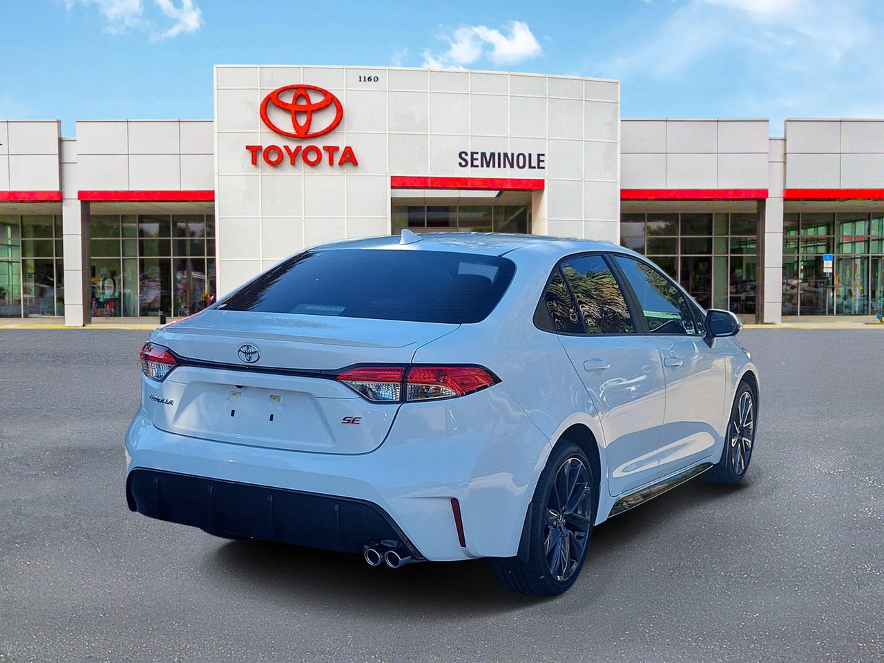 Used 2026 Toyota Corolla SE FWD image 4